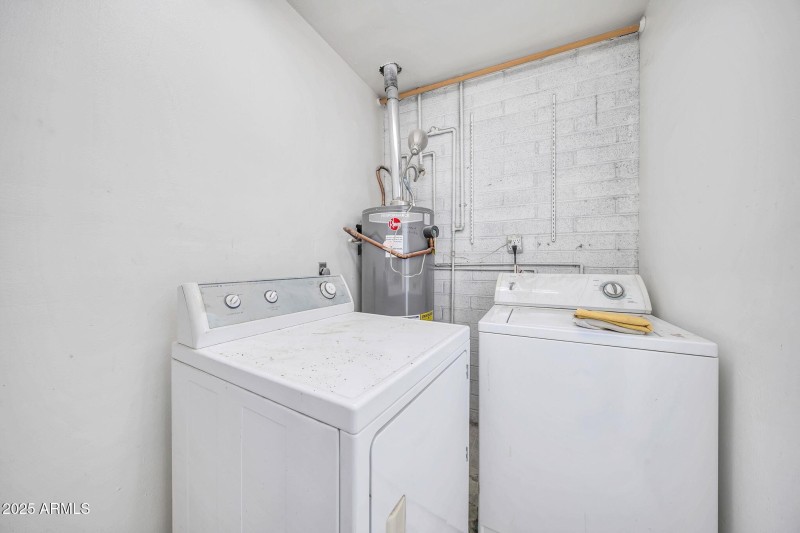 2142 W Paradise Dr-22