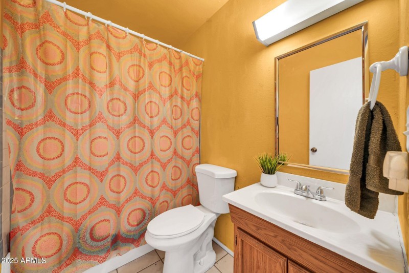 2142 W Paradise Dr-25