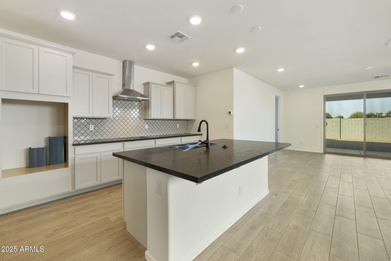 65-web-or-mls-_TM_4015