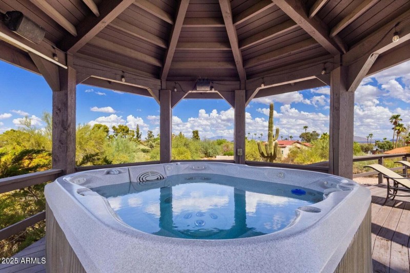 10626 N Indian Wells DR, Spa