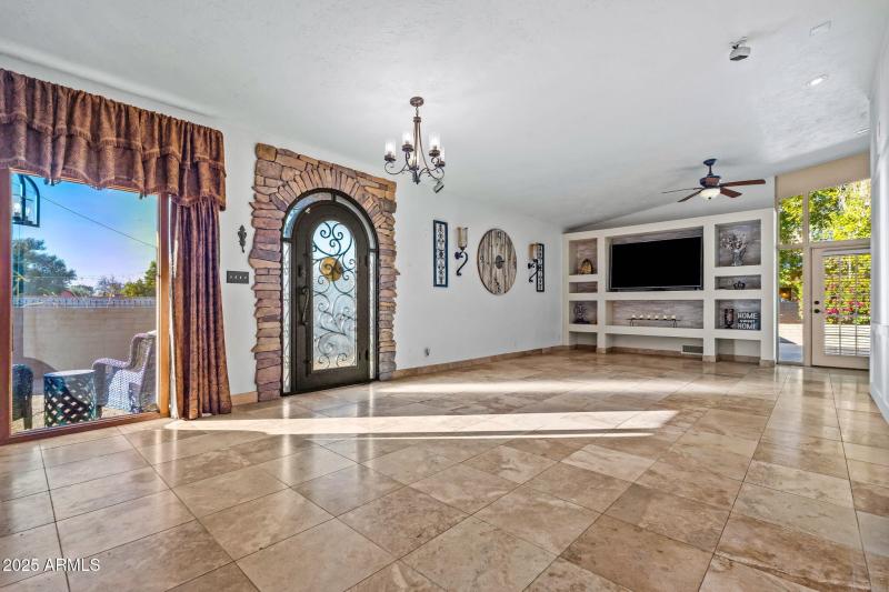 10-web-or-mls-13217 N 65th Dr--26