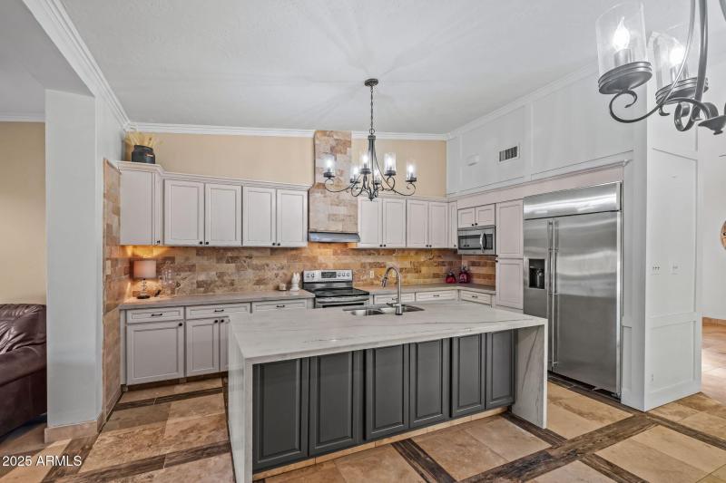 17-web-or-mls-13217 N 65th Dr--33