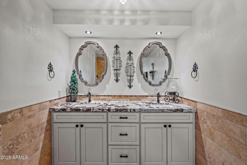 42-web-or-mls-13217 N 65th Dr--22