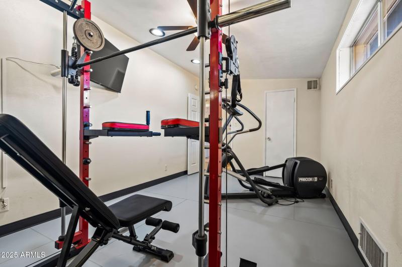 47-web-or-mls-13217 N 65th Dr--4