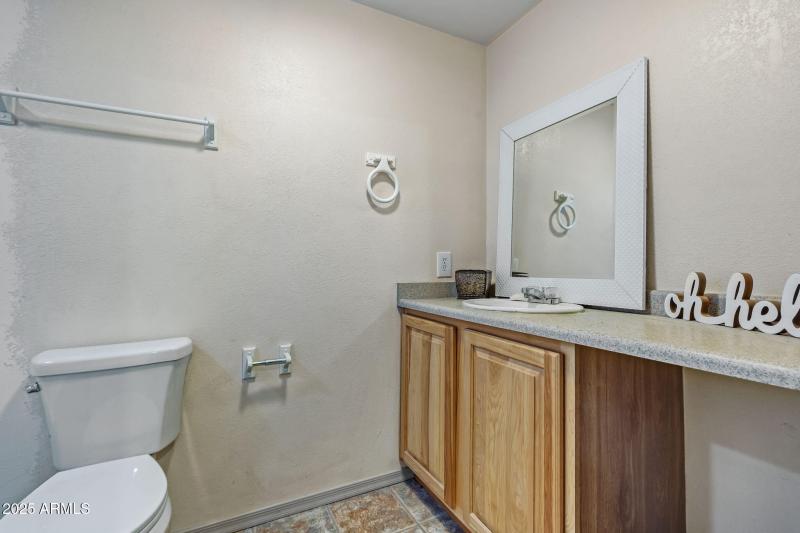 64-web-or-mls-13217 N 65th Dr--52