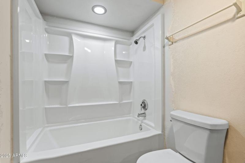 65-web-or-mls-13217 N 65th Dr--53