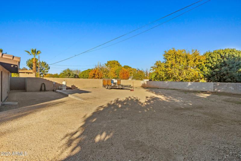 69-web-or-mls-13217 N 65th Dr--58