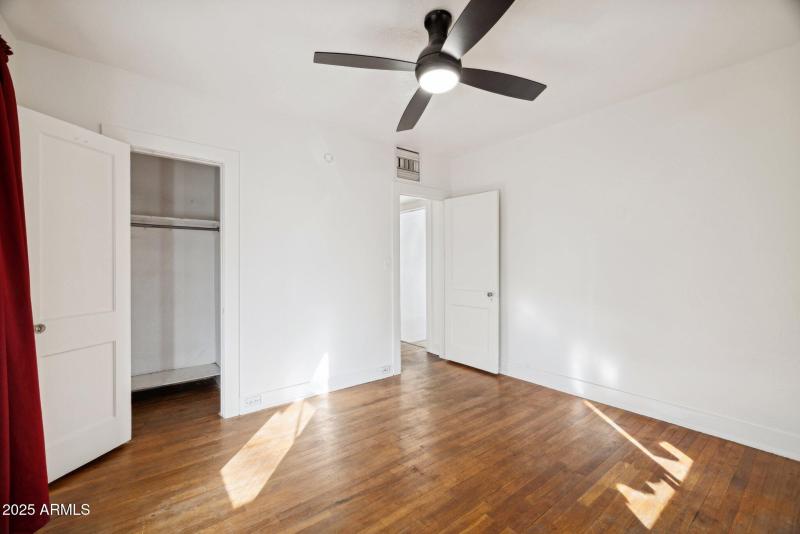 Front bedroom w rael hardwoods