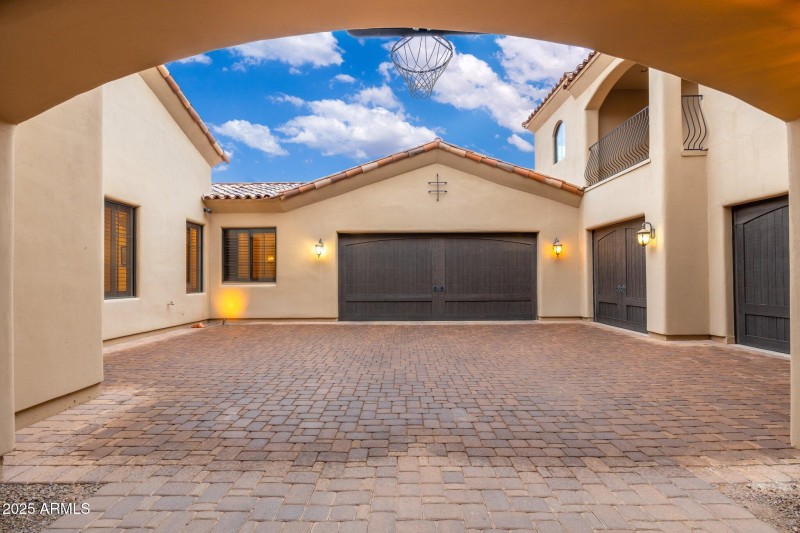 12980 E Cochise Rd - 68