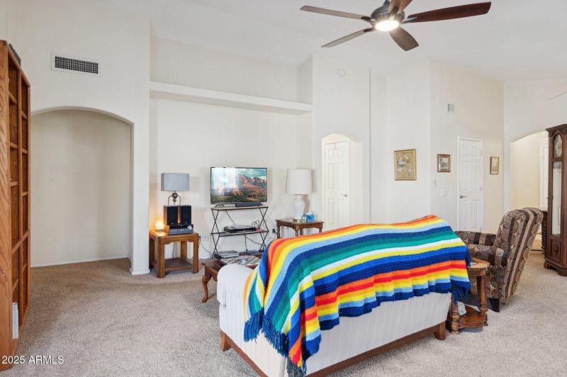 6-web-or-mls-1211-n-jackson-st