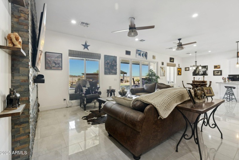 17-web-or-mls-6786-w-palomino-wy