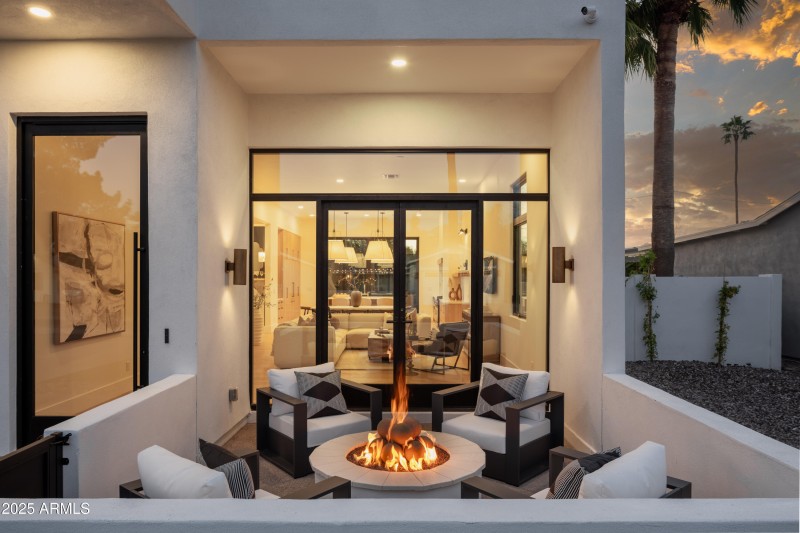 Outdoor firepit for relaxing