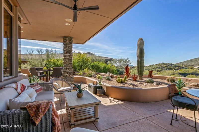 33-Outdoor Living Area