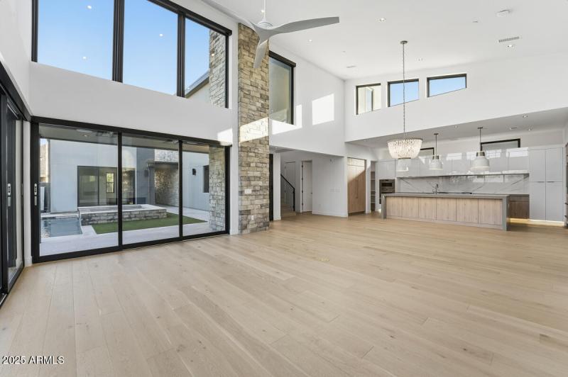 18576 N 92nd Pl-11 (1)