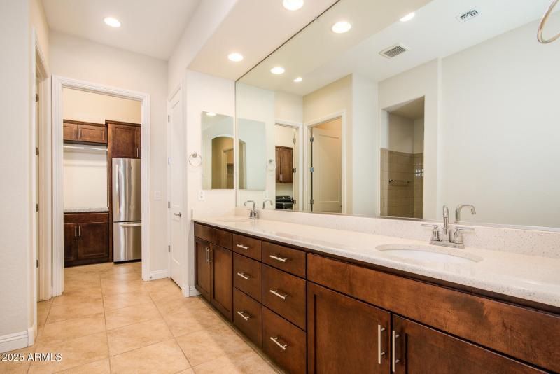 Primary Bath with Pass Through