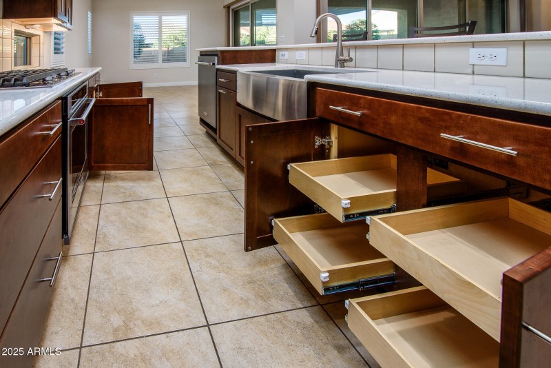 Love the Cabinet Slideouts!