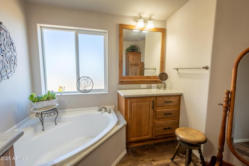 KNK-905 Mnt Lion Pass-84