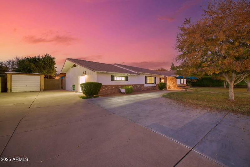 Plenty of side parking