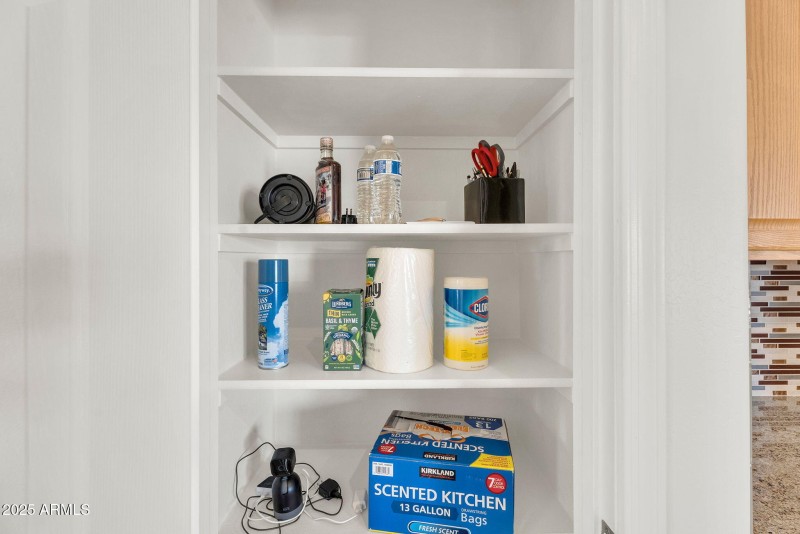 19-web-or-mls-21279 E Twin Acres Dr -19