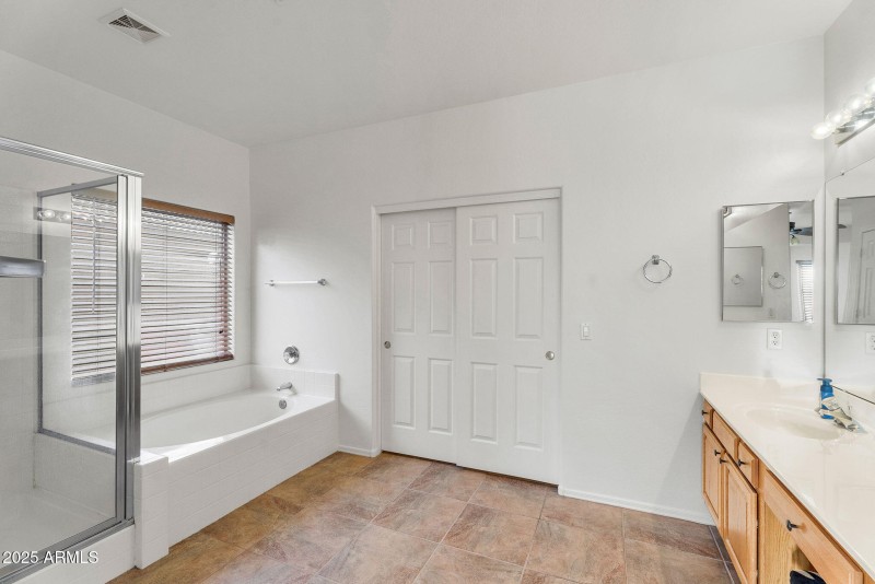 25-web-or-mls-21279 E Twin Acres Dr -24