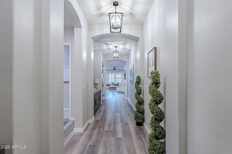 9-web-or-mls-Reins-9