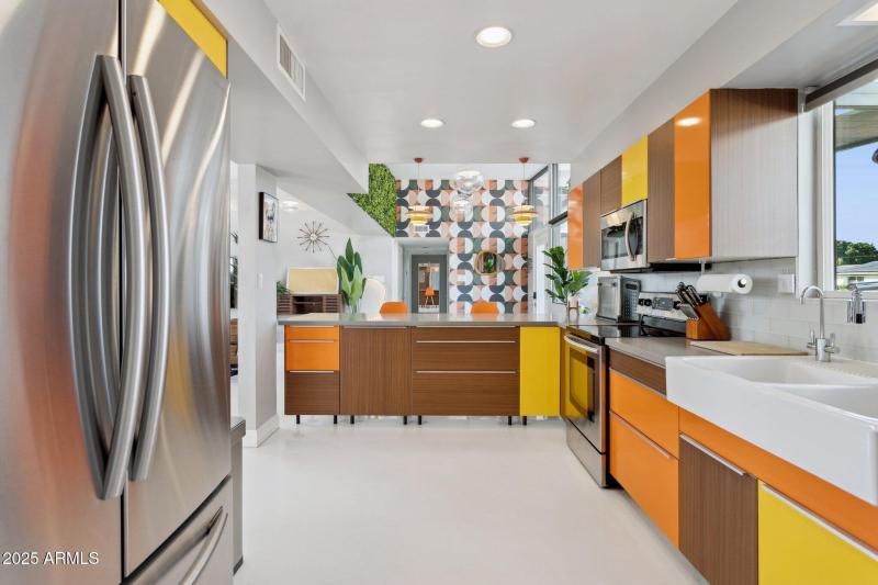 Completely renovated kitchen