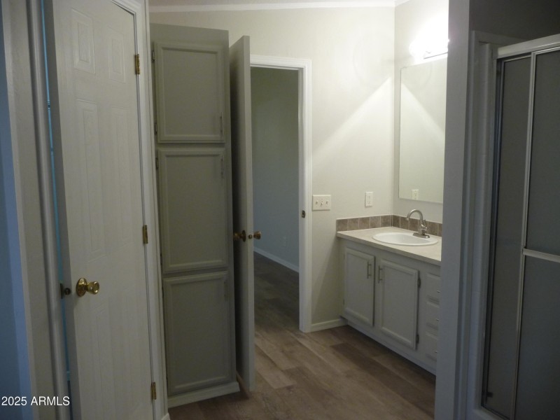 llll-master-bath-1-scaled