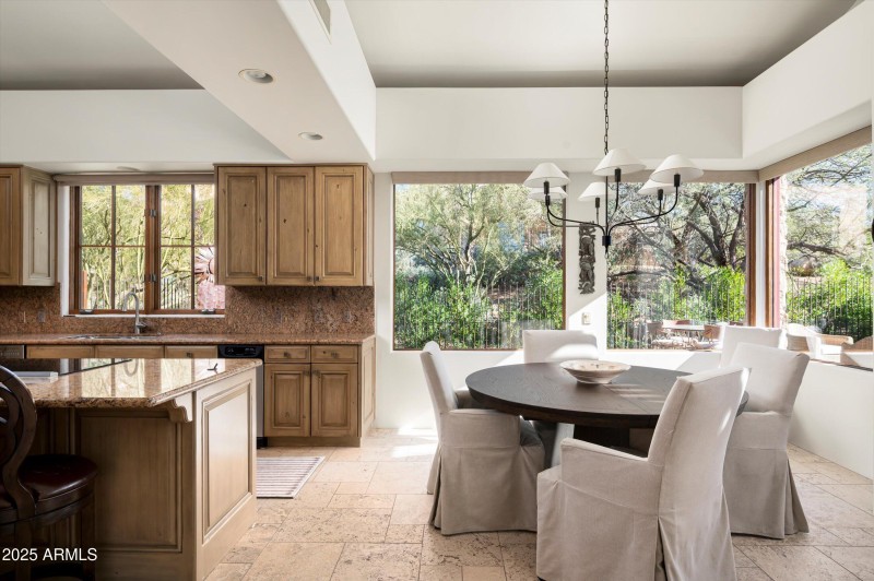 11-10072 E Blue Sky Dr-11