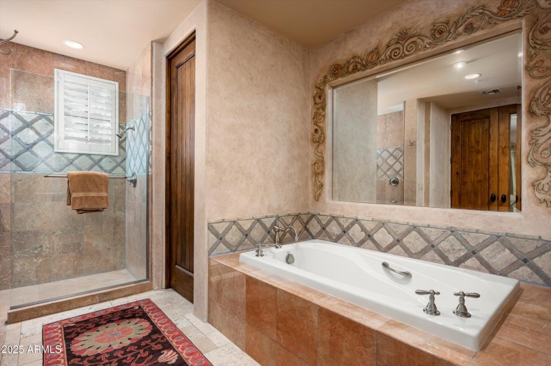 23-10072 E Blue Sky Dr-23