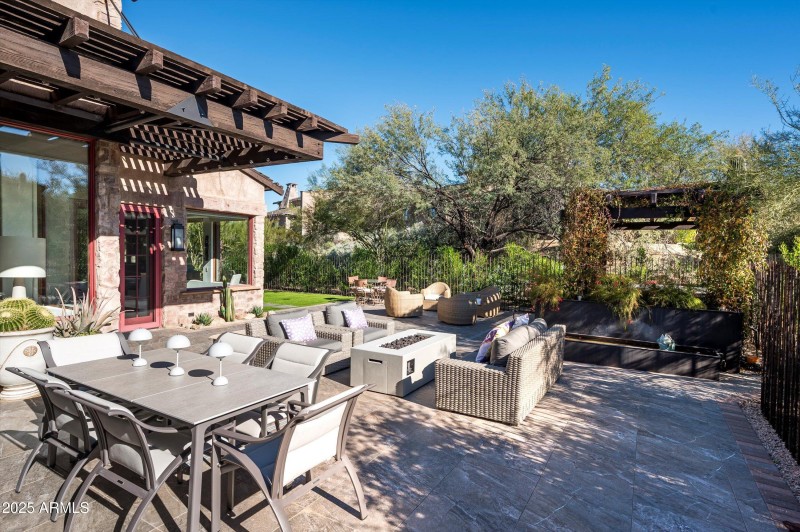 33-10072 E Blue Sky Dr-33