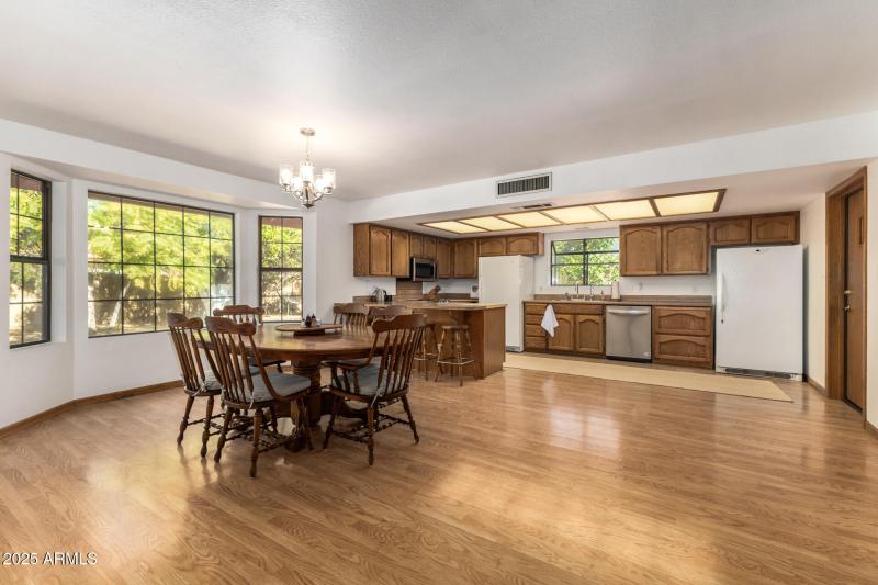 Dining Room Great for Entertaining