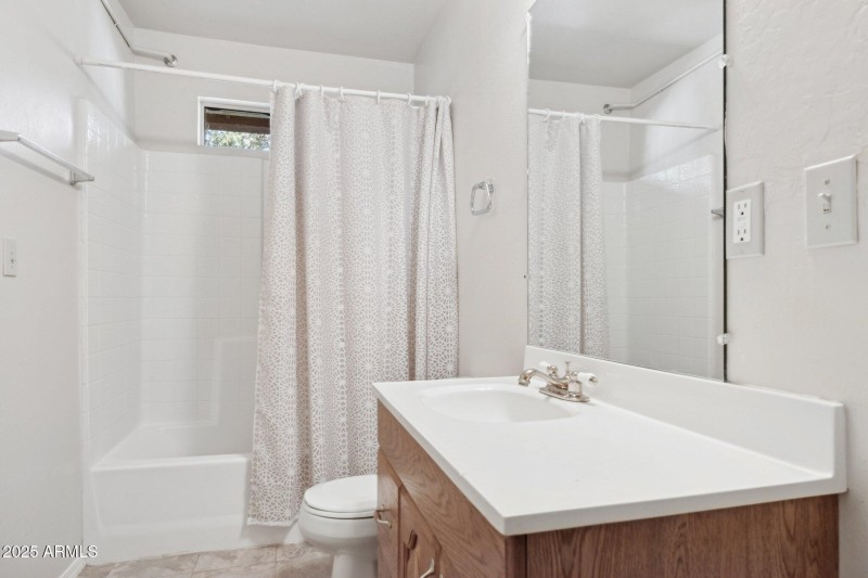 Downstairs Full BathBathroom