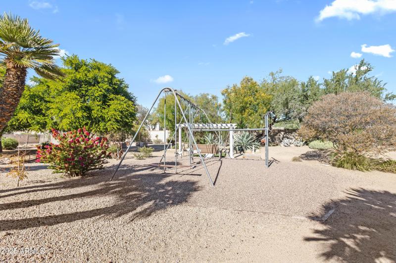 BACKYARD COMMERCIAL GRADE SWING SET