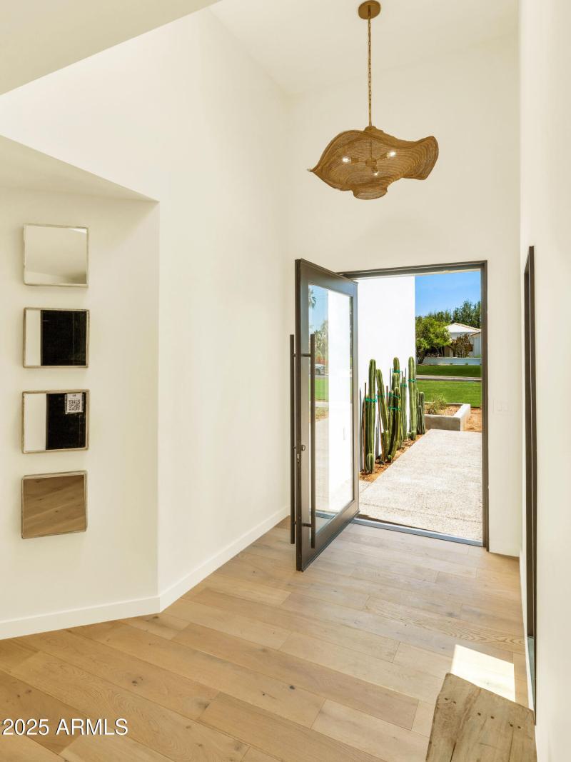 5 TOD5119-005-012-3151x4200