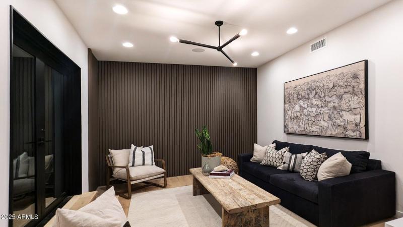 MASTE OFFICEWORKOUT ROOM