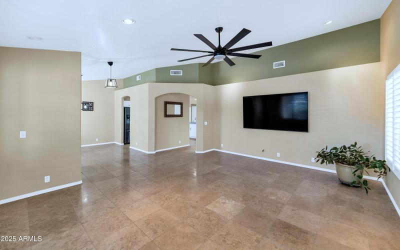 Linda Living room 4 pro