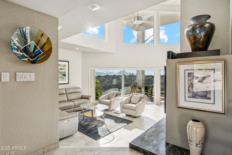 007_Great Room Entry