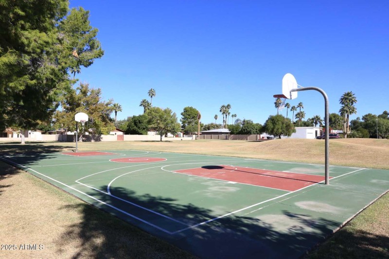 Zuni Park-Basektball Court
