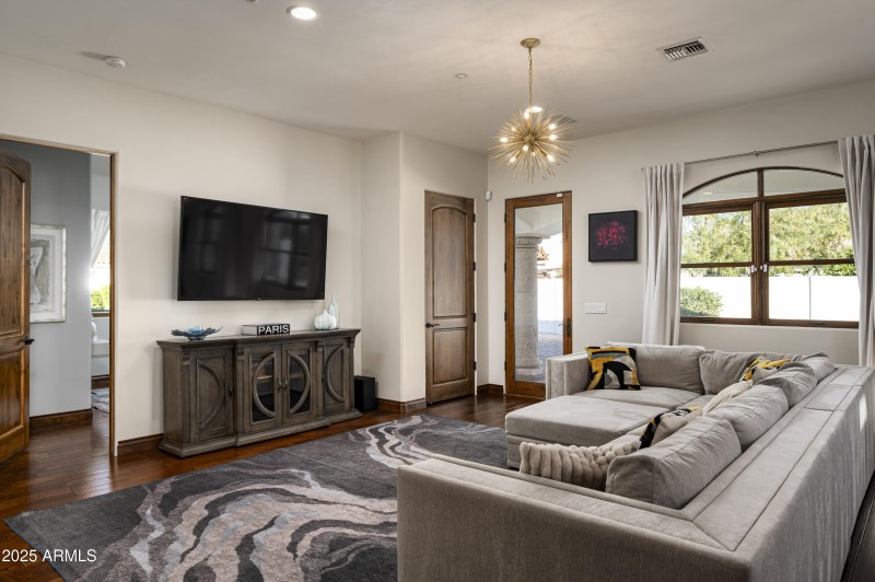 6500 E Fanfol Dr -40