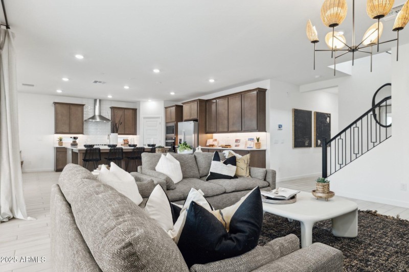 75-web-or-mls-6794-w-spur-dr-37