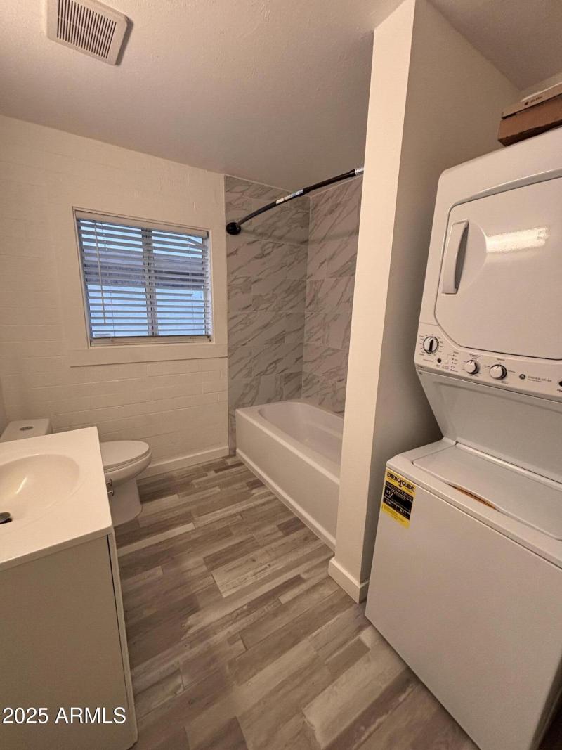 Unit 7 Bathroom/Laundry
