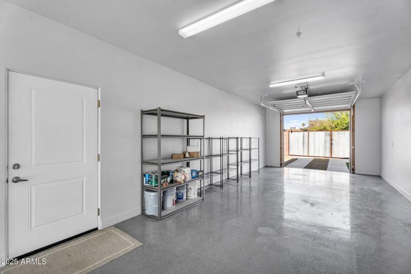 36-web-or-mls-8522 E Vernon Ave-36