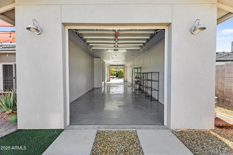 35-web-or-mls-8522 E Vernon Ave-37