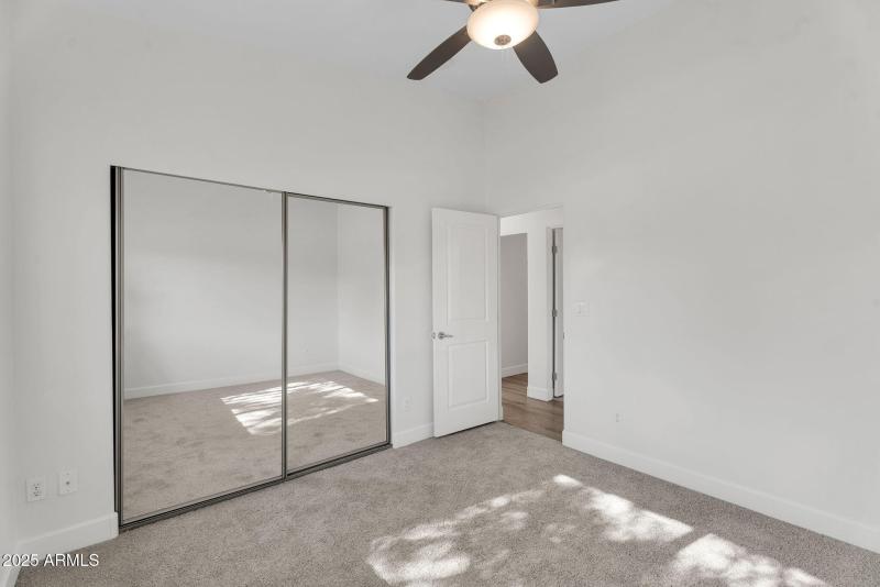 30-web-or-mls-8522 E Vernon Ave-30