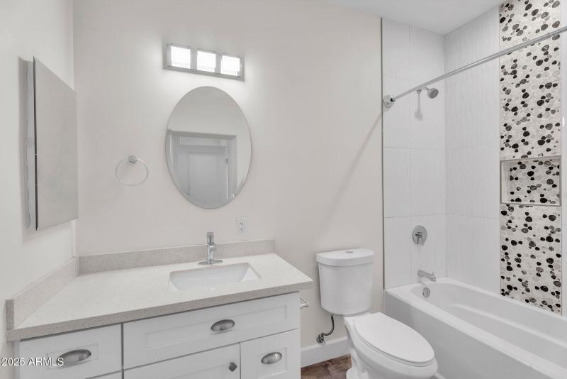 28-web-or-mls-8522 E Vernon Ave-28