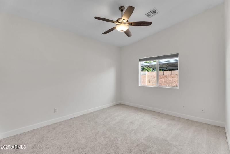 26-web-or-mls-8522 E Vernon Ave-26