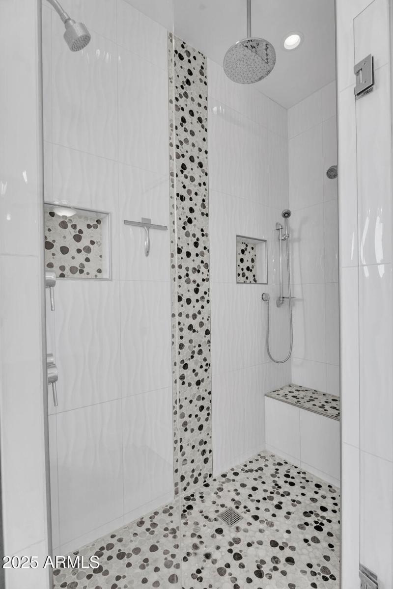 24-web-or-mls-8522 E Vernon Ave-23