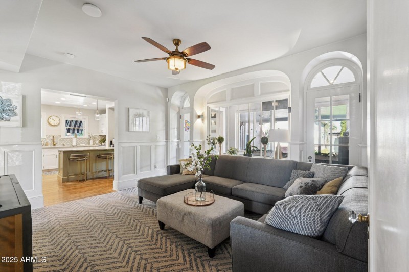 16-web-or-mls-W Lynwood St-S1412-016