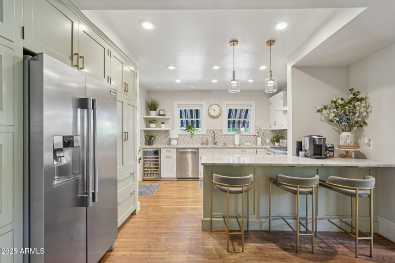 22-web-or-mls-W Lynwood St-S1412-022