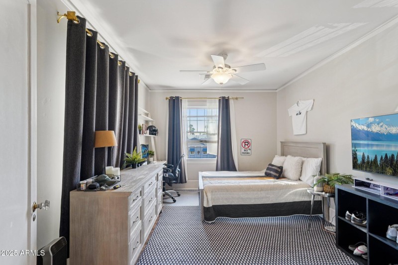 25-web-or-mls-W Lynwood St-S1412-025